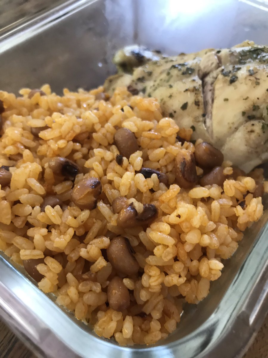 PapiCocina's tweet photo. #PapiCocina arroz guisado con pollo al horno... #food #cooking https://t.co/wmVw0SAR8C