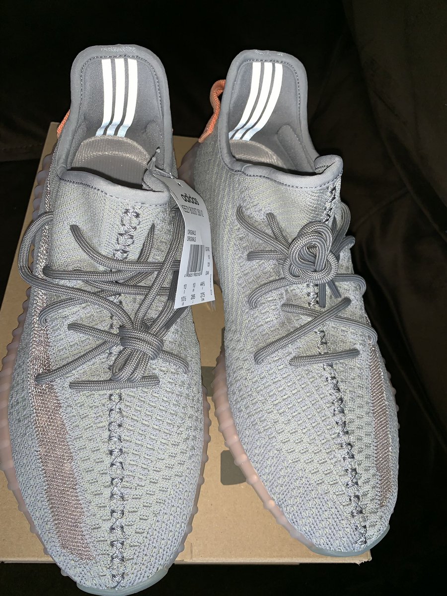 Islandsnkrs's tweet photo. S/O The Next Door in France for the ⚡️ shipping !! TrFrm’s are clean !! #yeezy350V2 #Trfrm #dope #sneakers https://t.co/Nx9eIFB5WM