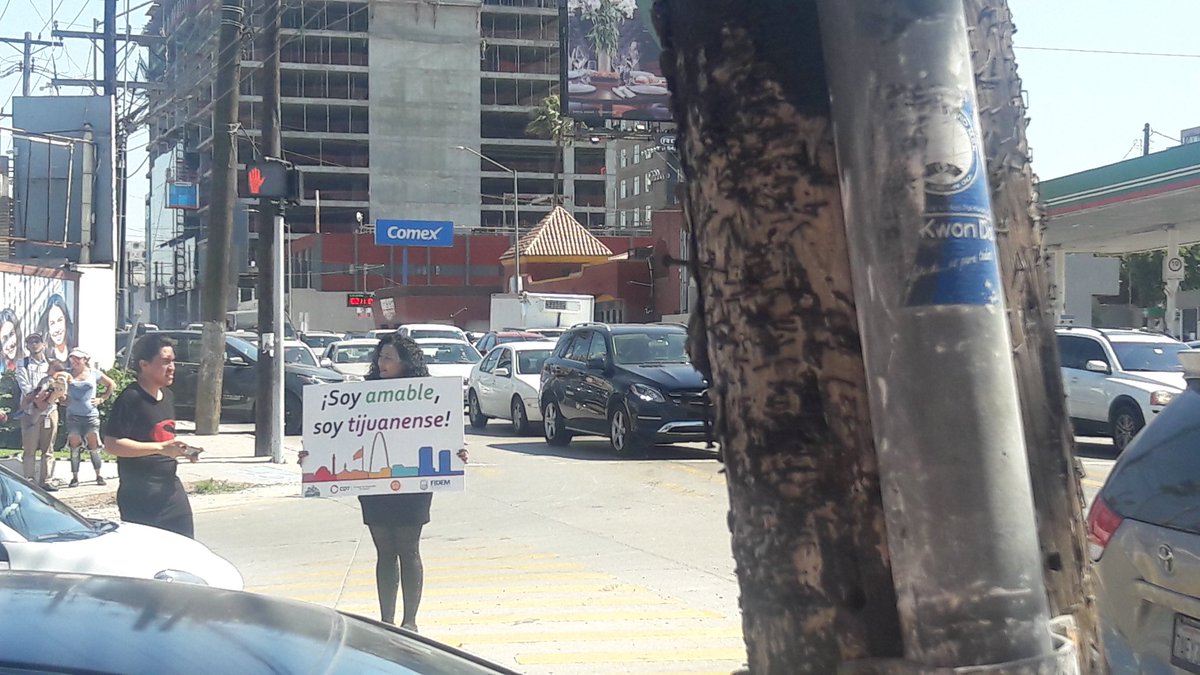 PAG_BC's tweet photo. El @CDTijuana en #Tijuana haciendo un gran esfuerzo por mejorar la cultura de respeto peatonal  #SoyAmable #SoyTijuanense https://t.co/83AnJNLVl6