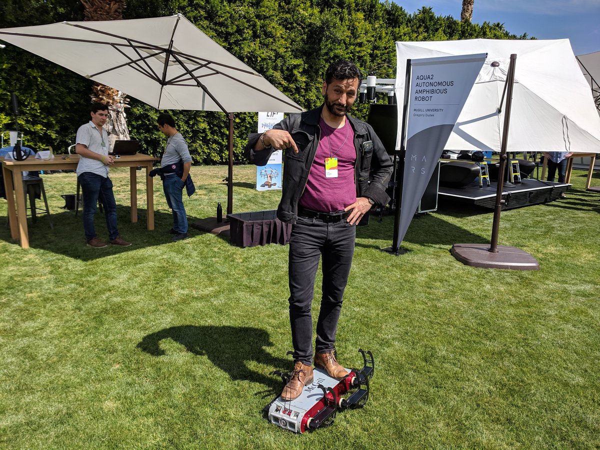 gdudek's tweet image. Cas Anvar (the Expanse) came, by which doubled down in the great chat with the two writers known as James Corey (Ty &amp;amp; Daniel). #MARS2019. #MartianOnTheLoose