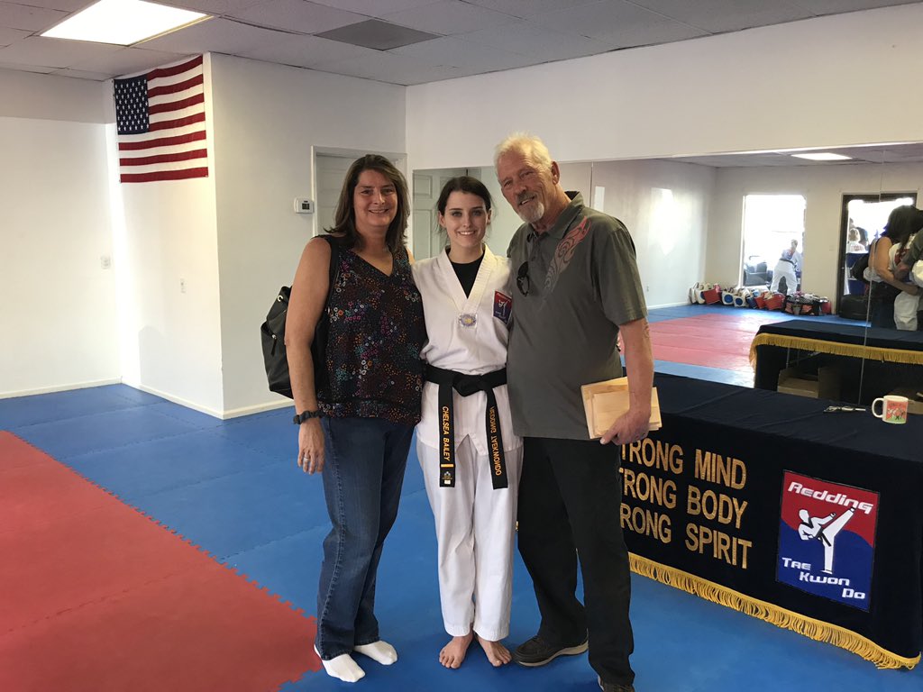 SimplyChelseaB's tweet photo. I did the thing....,, #firstdan #blackbelt #ontothenext #6weeksout https://t.co/LE15QFiaCx