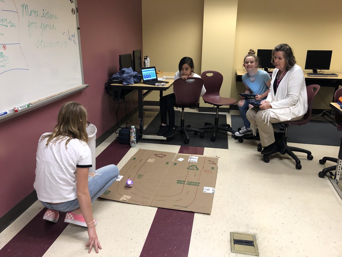 RahRahReading's tweet photo. Proud librarian moment! These kids led our #TechTuesday sessions today, teaching staff about @SpheroEdu, @3Doodler, @Google Expeditions, @PlayOsmo, and https://t.co/Rv3FIzUPxN. They are amazing teachers! #studentledpd https://t.co/CIeoY4gi8O