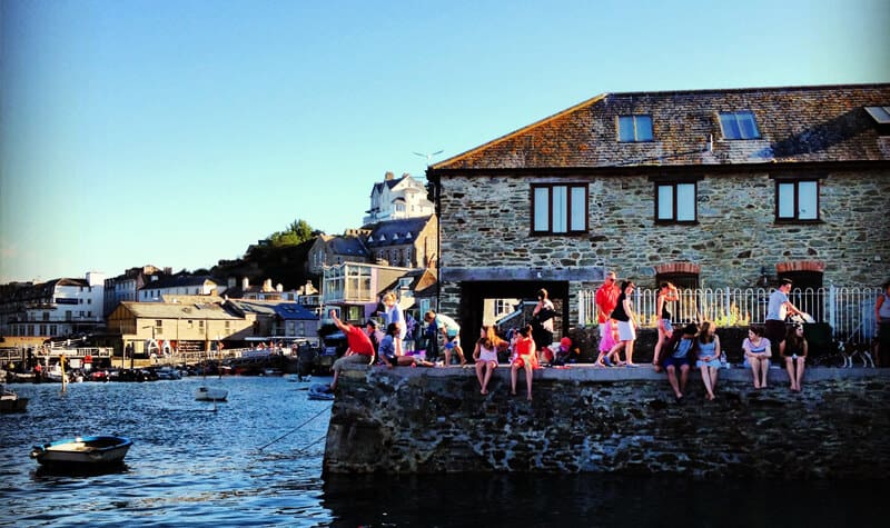Summers_Winters's tweet photo. One of my most #favourite things to do in #Devon, is by far one of the most simple. Crabbing at Victoria Quay!

#crabbing #VictoriaQuay #SouthWest #England #summersandwinters #travel #travelling #holiday #vacation #quaint #fun #explore #adventure #fishing #town https://t.co/pxrOge4PAl