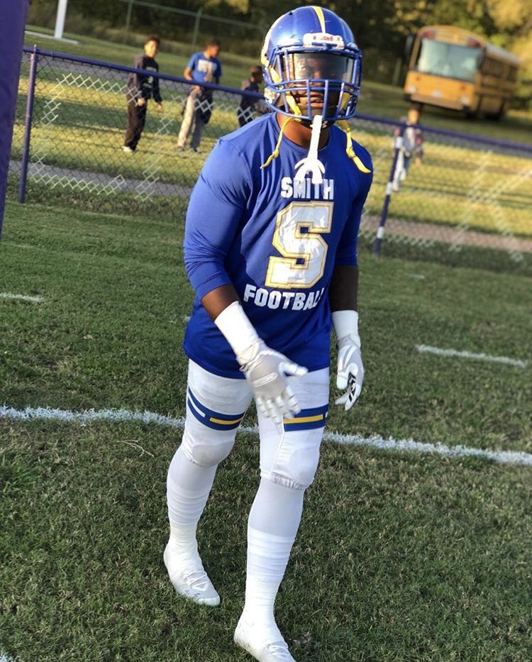 TeeRich33's tweet photo. https://t.co/907GwAyvoy Highly underrate LB my junior year is my year ! https://t.co/x0AvjWbYBl
