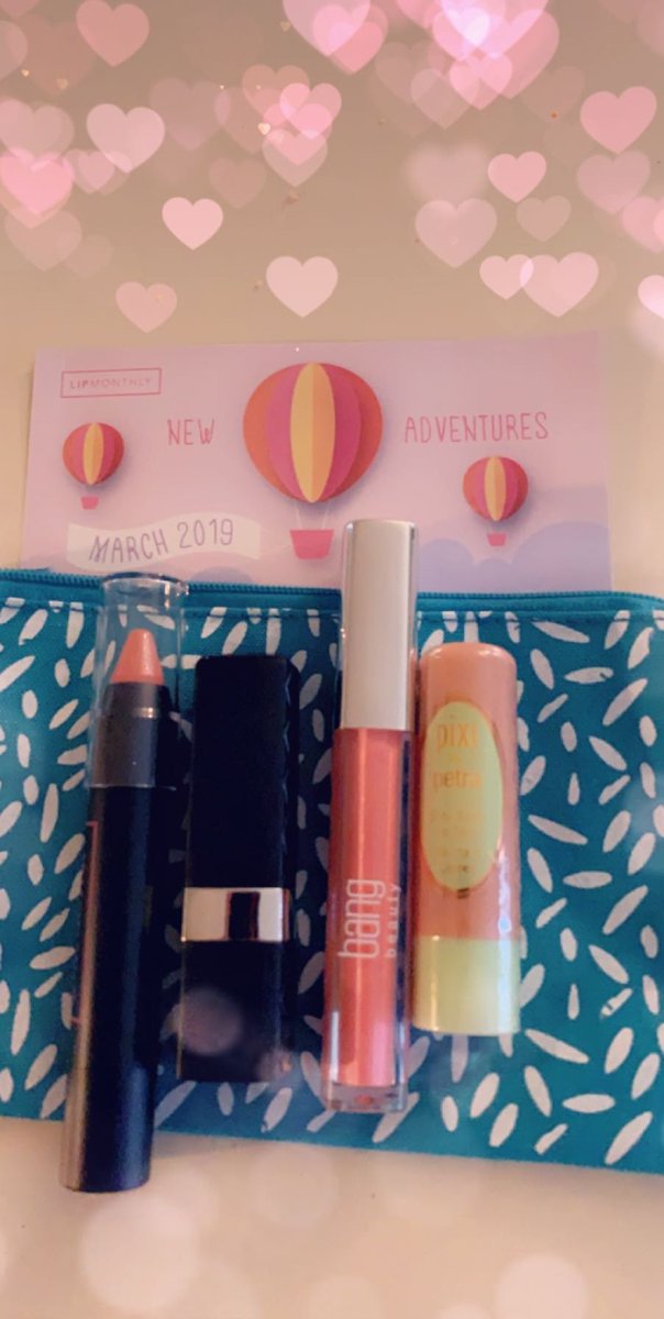 Got my first ⁦<a href="/LipMonthly/">Lip Monthly</a>⁩ bag today 🙌🏾😍