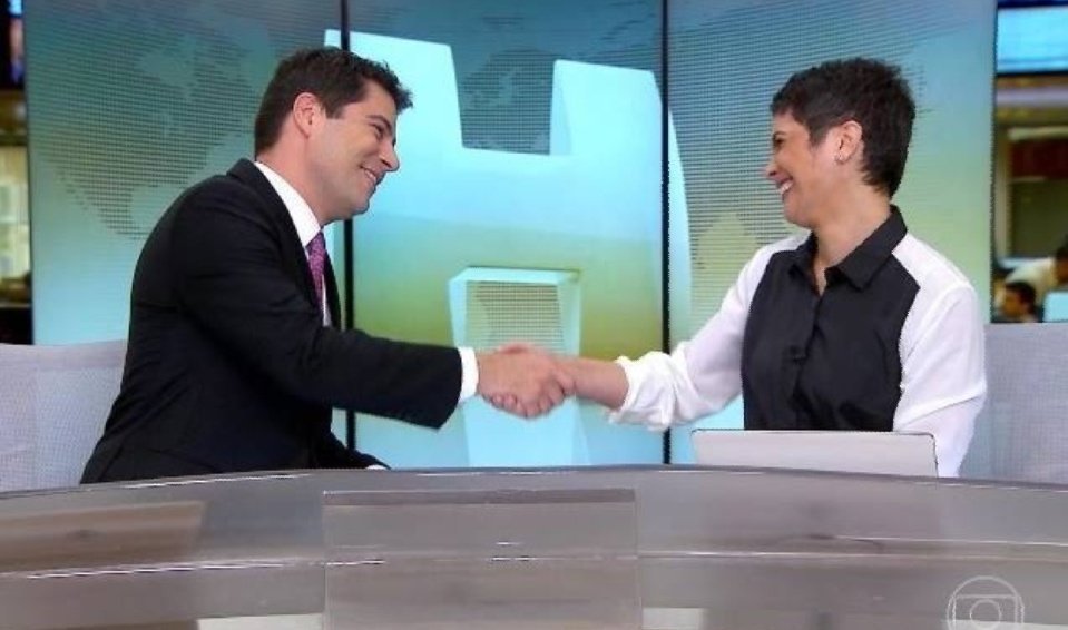 ittwres's tweet photo. Sandra Annenberg e Evaristo Costa:

-  se divertiam com piadas bestas
-  trocavam elogios
-  tinham carinho e respeito um com outro
-  falavam sobre o visual um do outro
-  e davam risadas de si mesmos

embora nao fossem casados, pra mim eles são a representação do #CasalRaiz https://t.co/QymmcwWQ77