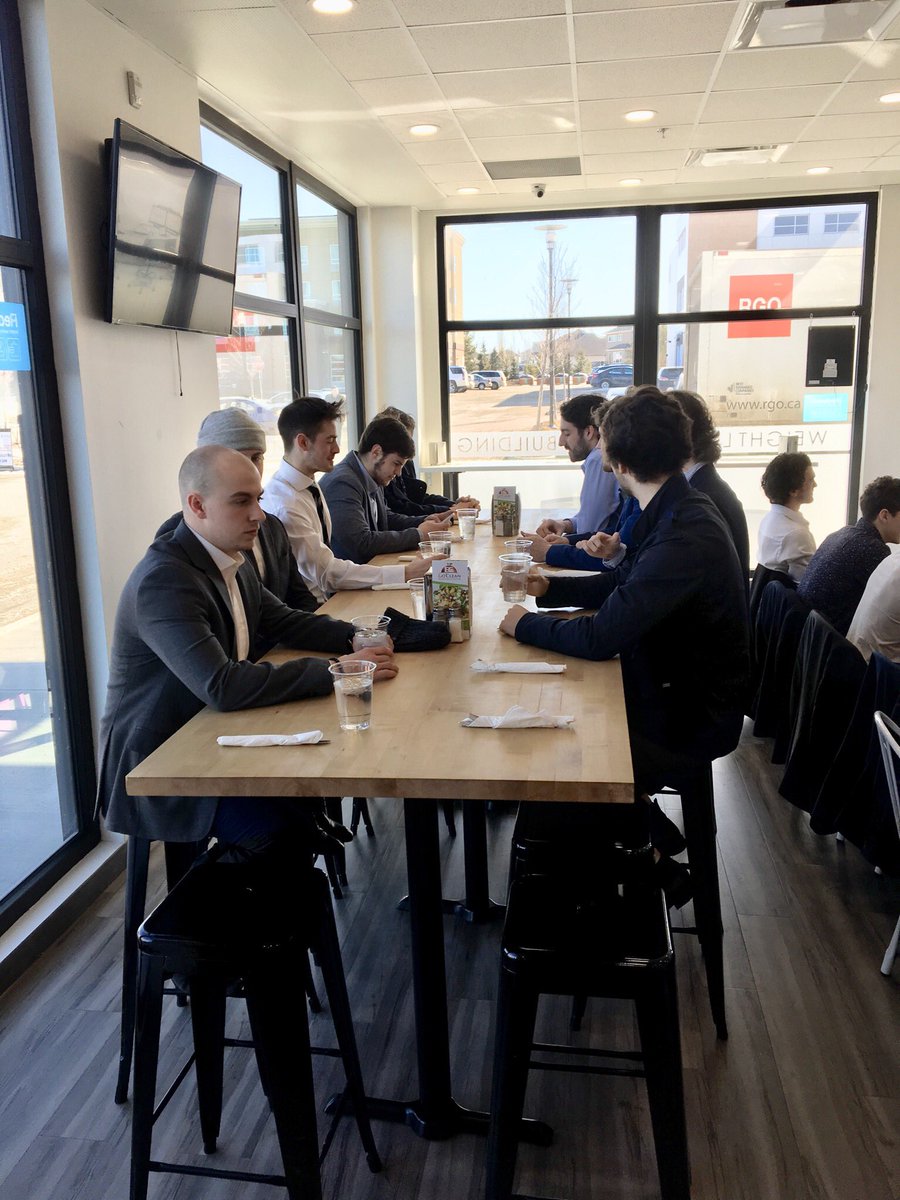 BPontiacs's tweet image. Ready for our Tuesday pre-game meal - thank you @osumcorp! #greatsupport #gameday #itsabigone