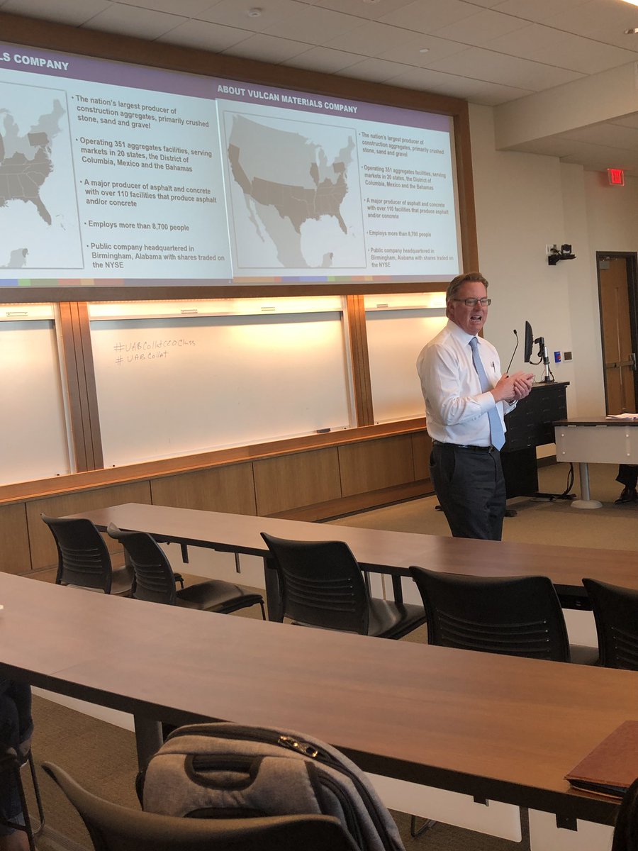 livinlikelana_'s tweet photo. “If you don’t like what you’re doing, change it!” wise words from the CEO of Vulcan Materials #UABCollatCEOClass #UABCollat https://t.co/1jpLq4ayf4