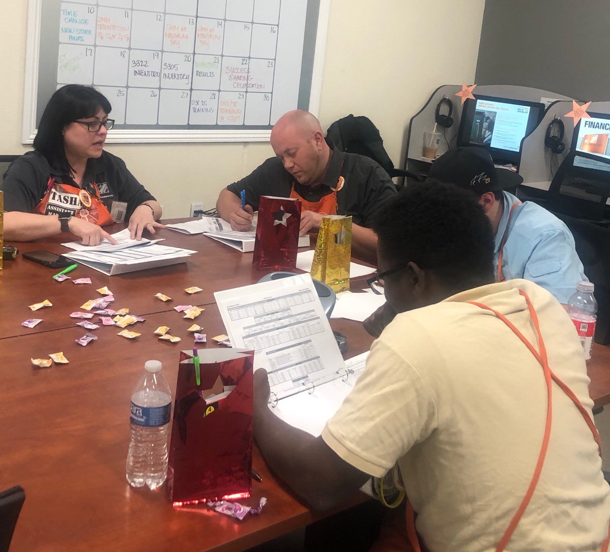 #3316Rocks #AssociateAD #Q12019 Congrats to these associates taking a step towards growing with The Home Depot! ⁦<a href="/MLGRIZZ/">Marsha Grigsby</a>⁩ ⁦@NDeLeon77⁩ ⁦<a href="/Hayward619/">John Hayward</a>⁩ ⁦<a href="/TonjaBarnicle/">Tonja Barnicle</a>⁩ ⁦@thdsaltarelli⁩