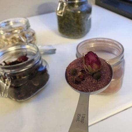 abbeylanefarm's tweet photo. 🌸 B O T A N I C A L 🌸
. 🌸 G O O D N E S S 🌸 .
.
.
.
.
. 
#greenbeauty #naturalskincare #zerowaste  #sustainable #sustainablepackaging #ecopackaging #greenproduct #facialcare #ecobeauty #madeinvancouver  #ecoshop #facewash #cleanbeauty #cleanse #susta… https://t.co/9v1GYGn3AW https://t.co/ESAib8nddQ