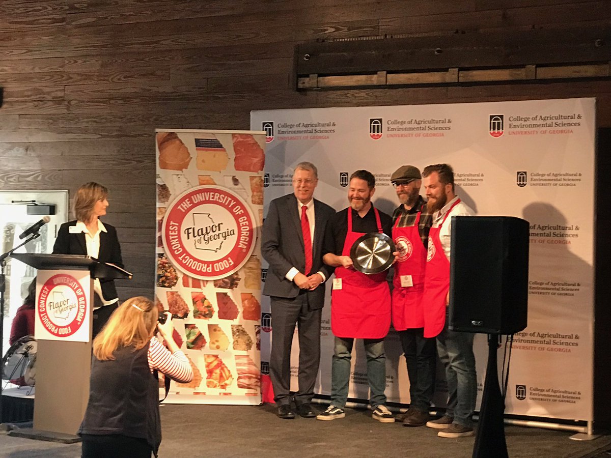 pinestreet's tweet photo. And the winner is 🥁 🥁 🥁 ....Pine Street Market Bacon Jam 🎉 2019 Flavor of GA Best Condiment 🥓
.
.
#winner #flavorofga #flavorofgeorgiawinner #baconjam #itsthejam https://t.co/v67CTgydGo