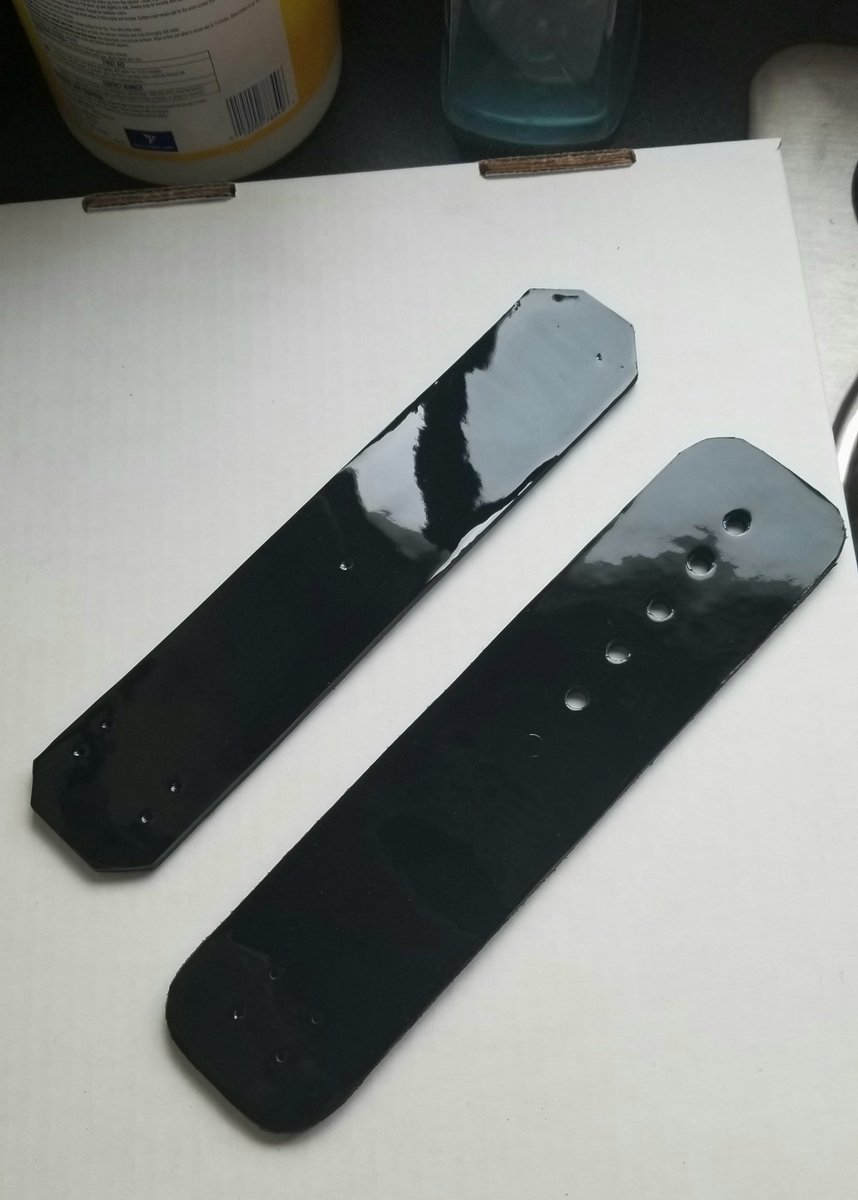 AJsLeatherCraft's tweet photo. Black Patent Leather https://t.co/bGArg5VC89