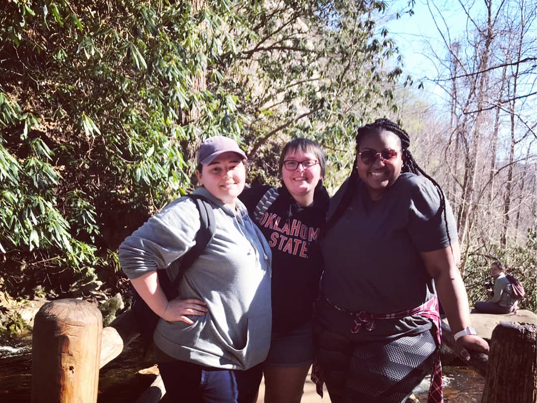ASBOkstate's tweet image. After a day of service, we headed to Great Smoky Mountains National Park! We hiked 2.6 miles to the beautiful Laurel Falls! A group that serves together, hikes together! #service #springbreak #asb2019 #okstate #alternativespringbreak #smokeymountains