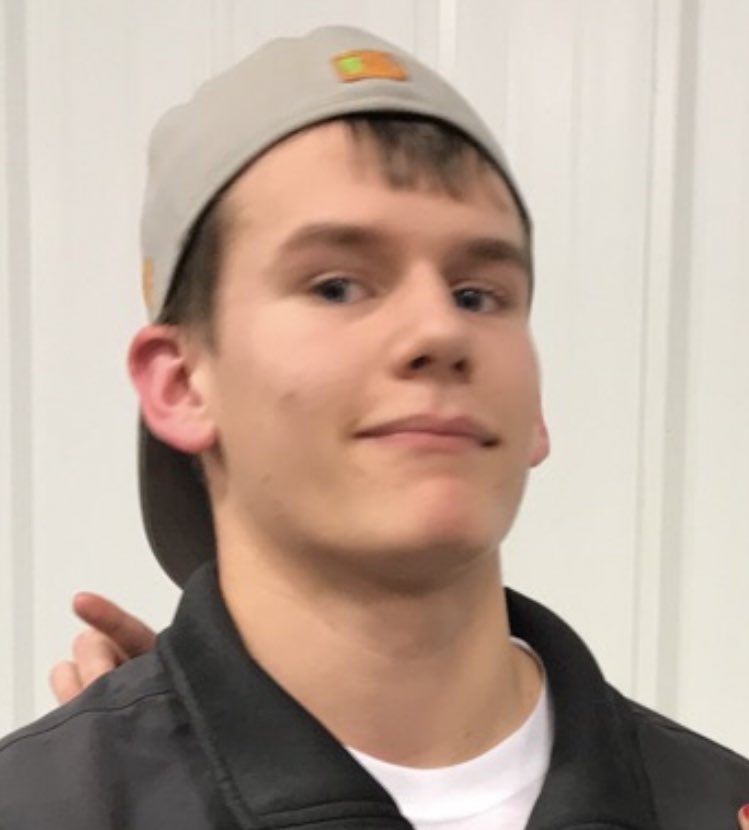 KambleHaverkamp's tweet photo. @austin_ahlquist ‘s face when @EmmaHolthaus walks by lookin thicker than a snicker👀 https://t.co/4yleQ0nNga