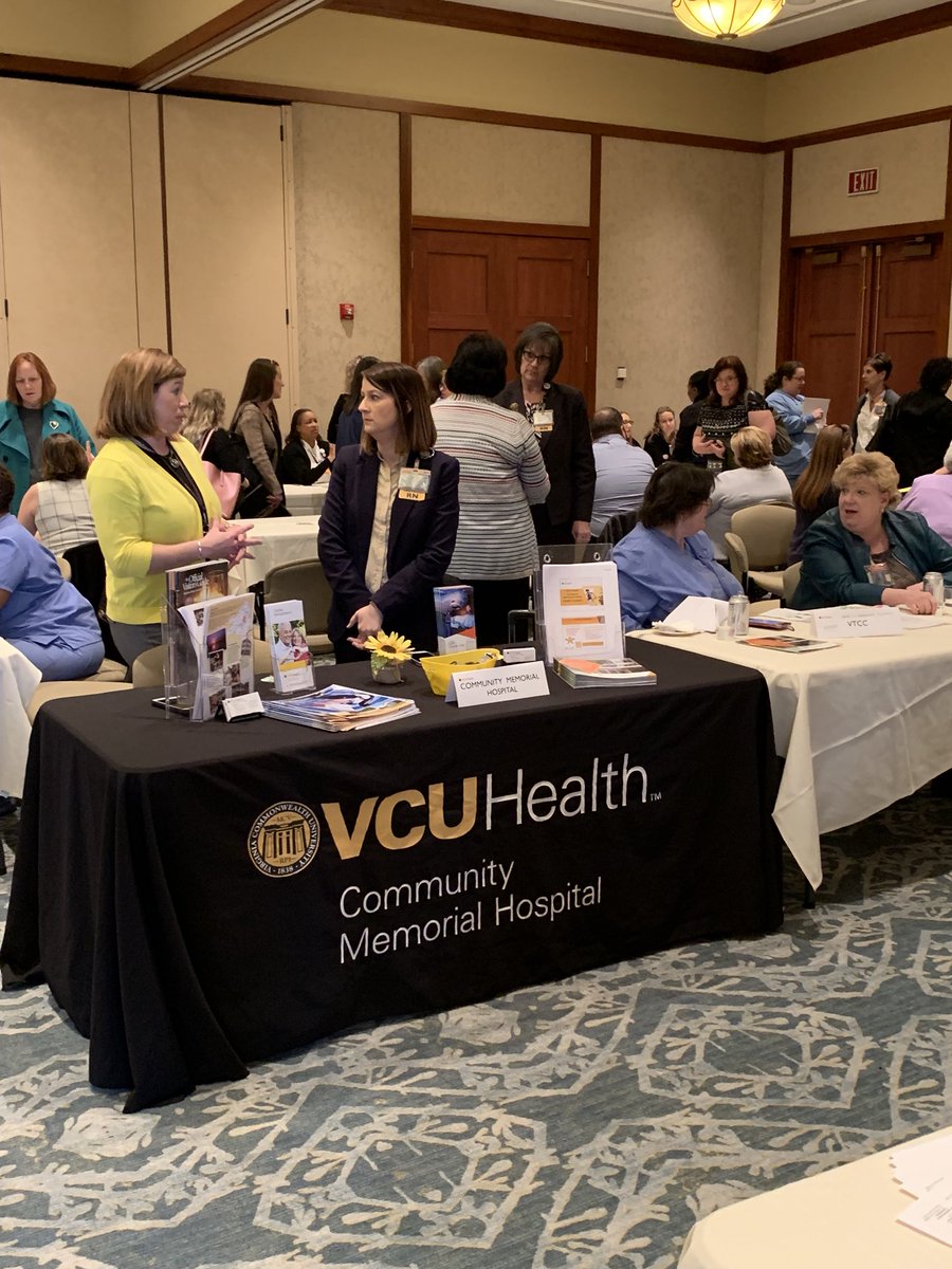 VCUHealthJobs's tweet photo. We're having a great time meeting all of the attendees at tonight's experienced nurse educational program and career event @lewisginter!
#Nurse #NurseJobs #RVA https://t.co/QdiCPA6Hwt