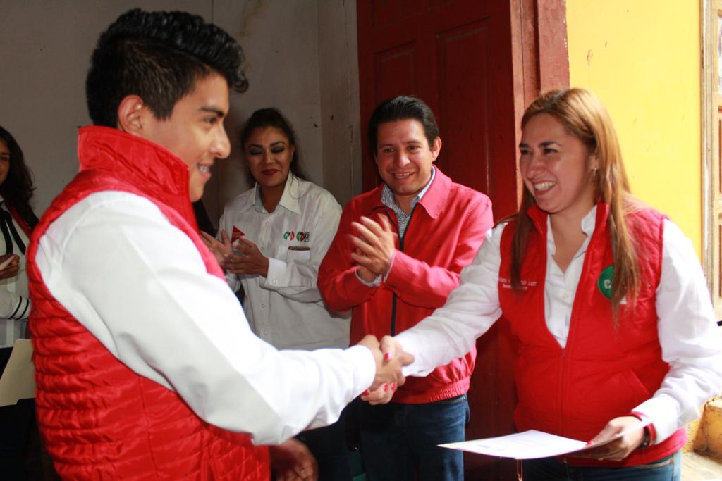 Felicidades a Flavio Cortés, quien el día de hoy rindió protesta como Secretario General de la CNOP en Tetela de Ocampo, Puebla, en compañía de nuestra líder <a href="/ViviMondragonL/">𝐕𝐢𝐯𝐢𝐚𝐧𝐚 𝐌𝐨𝐧𝐝𝐫𝐚𝐠ó𝐧 𝐋𝐚𝐳𝐨 👠</a>, del primer priista del municipio, el Lic Juan López y de Eliazar Hernández.