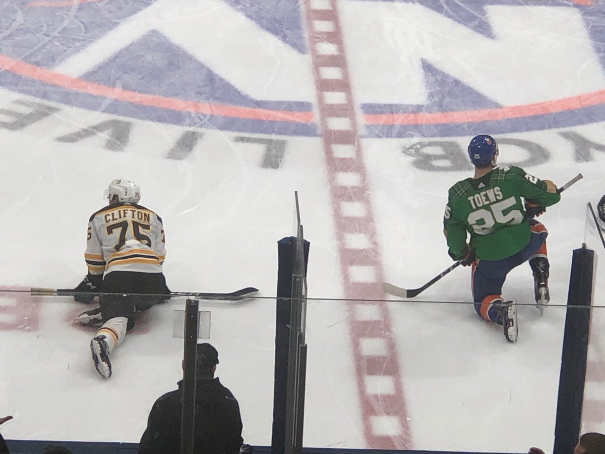 timcliftonins1's tweet image. ⁦@NHLBruins⁩ ⁦@NYIslanders⁩ ⁦First time @QU_MIH teammates vs each other in the⁩ @NHL⁩. #gobobcats