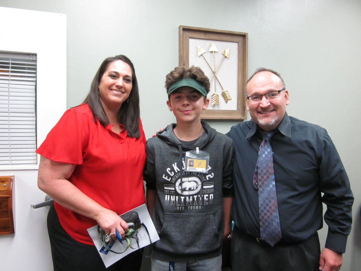 lamont_district's tweet photo. One of our students from #MtViewSchool used 25 of his #TigerCode tickets to shadow his principal Brandy Charles for 2 periods. They stopped by the district office and took a picture with our Superintendent Miguel Guerrero. #WeAreLESD #SomosLESD https://t.co/LZBHwigkJB