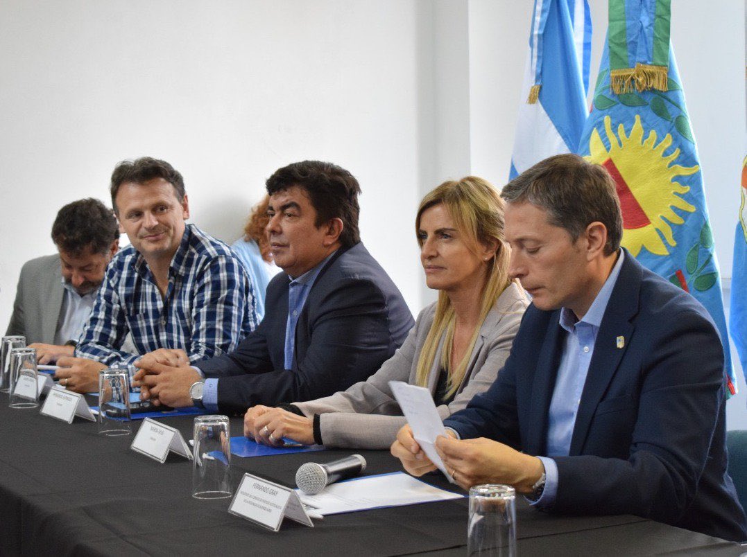 Fisher en la reunión del PJ que llamó a la unidad