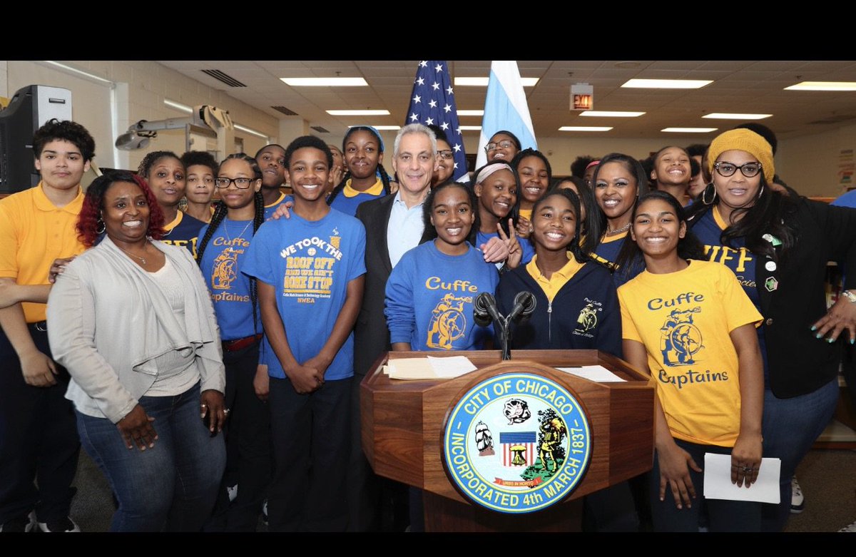 PaulCuffeChi's tweet photo. The @ChicagosMayor announced at our school today! We are #STEM Thankyou @janicejackson @ChiPubSchools @LakitaReed #weareready#Thankyou#STEM @FUSE_levelup https://t.co/1p6iivIaKb
