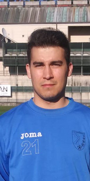 UDBarbadas's tweet photo. El jugador PANA, ex Arenteiro y ultimamente en el CD Bande, participó en la primera sesión semanal de trabajo con el Barbadás y a ultima hora selló su  incorporación al equipo. Un lateral zurdo de experiencia y que viene a ocupar la vacante de Saúl, que abandonó el club https://t.co/jymoAwsTL0
