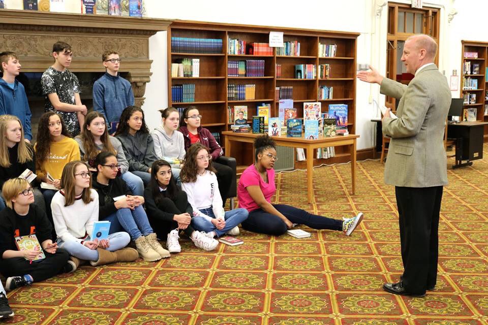 GannonU's tweet photo. The #GannonU board, faculty, and staff were thrilled to share a $3000 donation with the @UnitedWayErie and the students of Strong Vincent Middle School.
The money will be used to enhance #SVMS library book collection. π https://t.co/KeOJGr1LAw