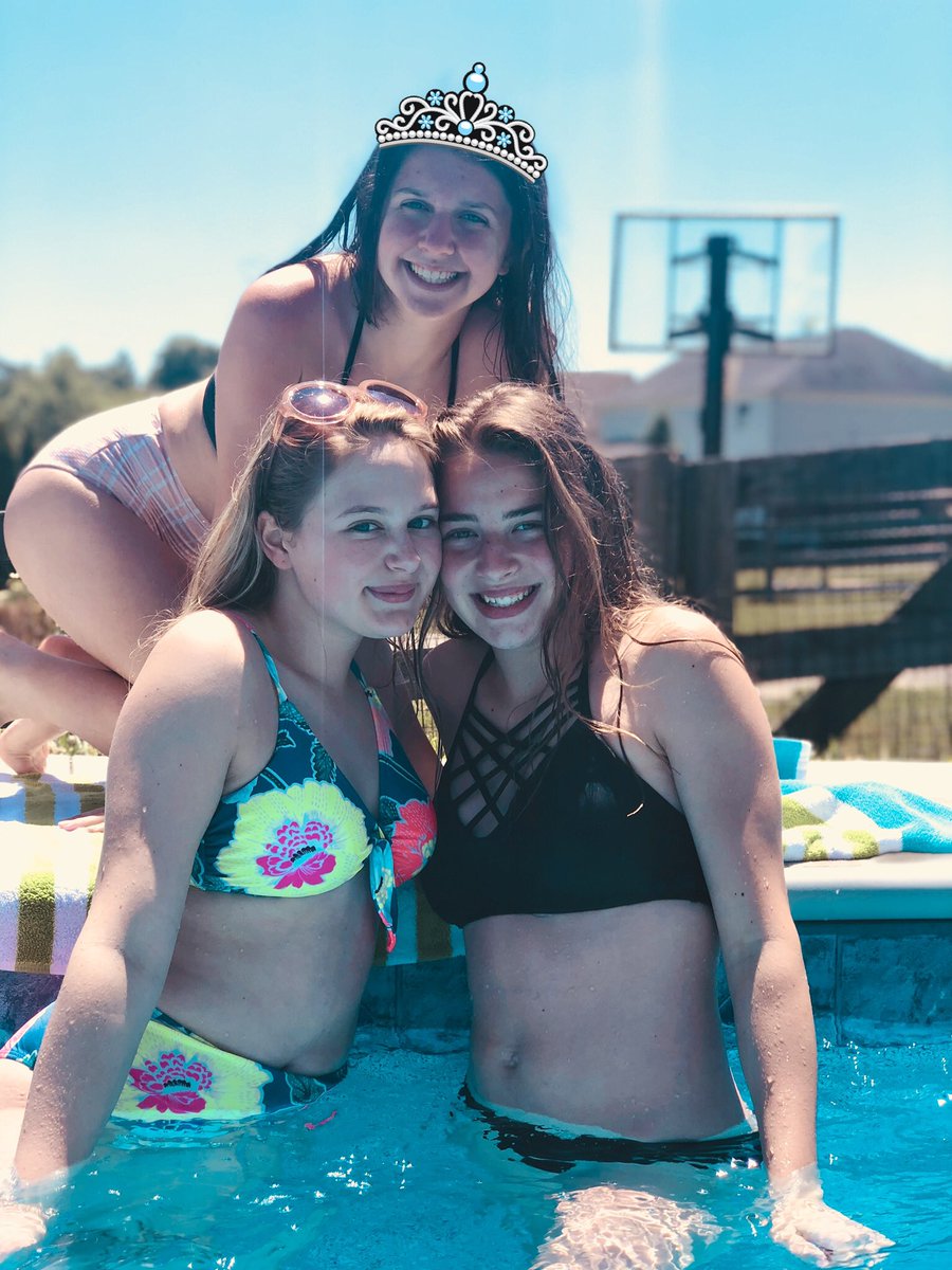 annie__heck's tweet photo. Happy birthday @apetroze14 hope you have a good day 🌟 love you 💙 https://t.co/sYiGjRhjYs