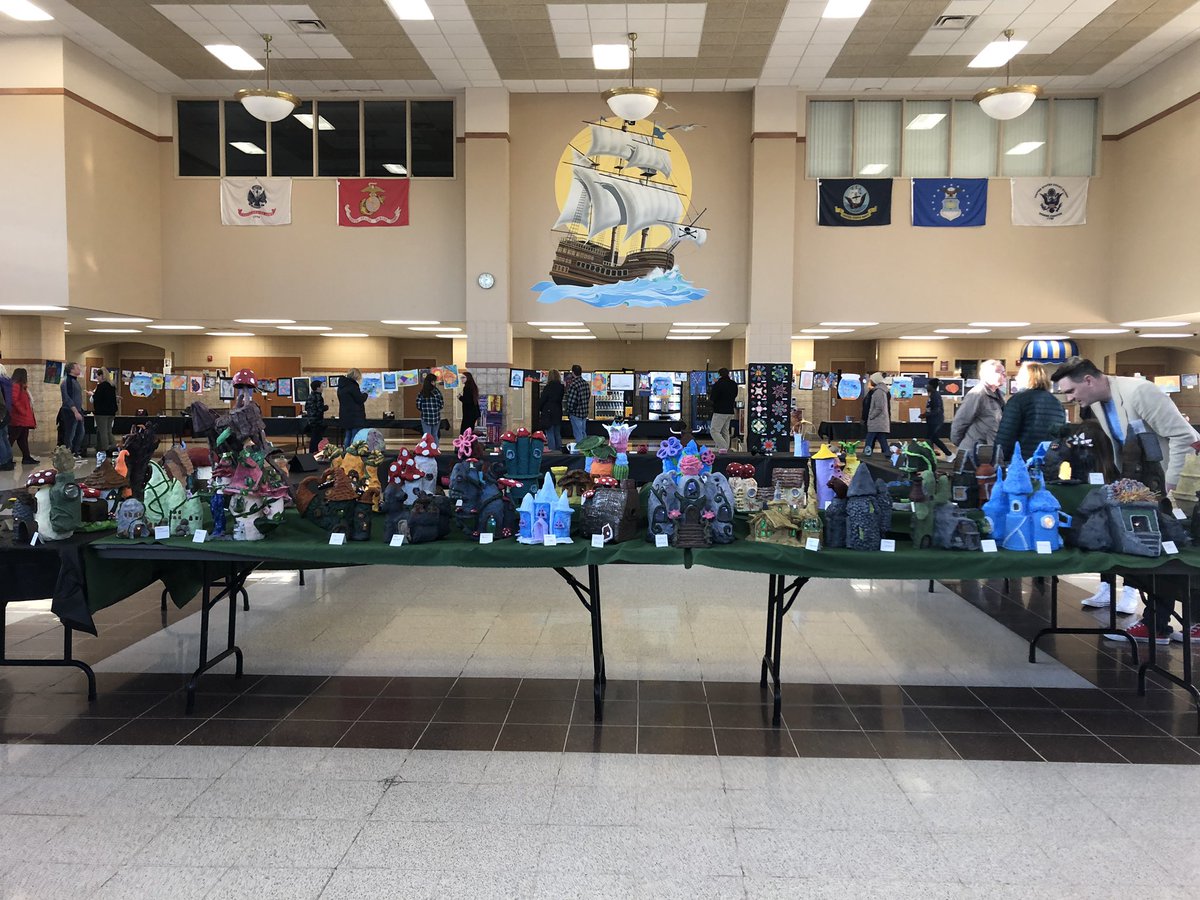JenPerryBV's tweet image. Come and check out the amazing work our K-12 art students have created for our annual district wide show at Bay Port 6-7pm! Starts now! @HSSD