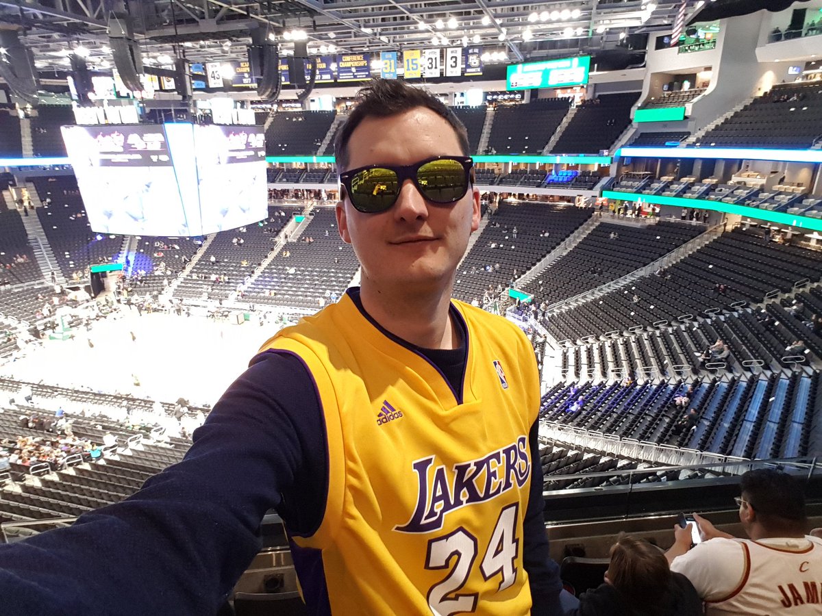 FabienGiraud's tweet photo. #bucks #NBAextra @ShaiMamou @SoFrenchProd @kobebryant https://t.co/xWNNdImGg5