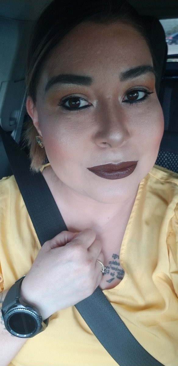 lenagomez2002's tweet photo. @LEXXXLIEEE #tequila kinda night for work. #LesDoMakeup https://t.co/G0zpCJ3hNG