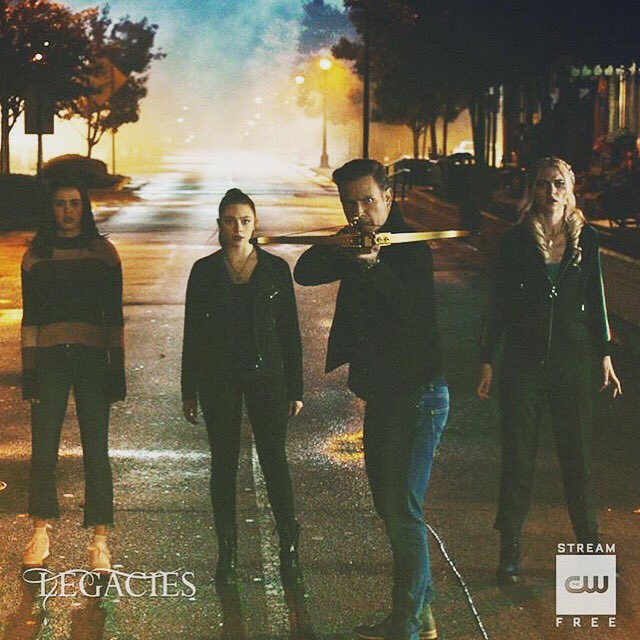 ClubLegacies's tweet photo. Sweet how human dad wants to protect his powerful witch daughters from a mummy 🥰
Parenting 101 📖 
.
.
.
#Legacies #TheOriginals #TO #thevampirediaries #TVD #cw #salvatoreschool #youngandgifted #AlwaysAndForever #mysticfalls #HopeMikaelson #daniellerussell 
#AlaricSaltzman https://t.co/ABRdI07tpb