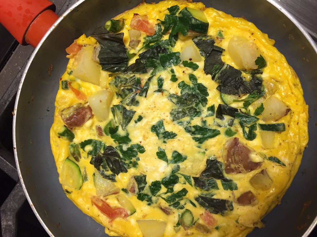 Project_CHEF's tweet photo. We were busy bees in the #springbreakcamp kitchens today, making a bounty of #breakfast items including #fruit kebabs, #muesli in a jar, #frittata loaded with #veggies, and gooey #maplecinnamon buns! #kidscancook #freshoutoftheoven https://t.co/AIX2kxsyMy