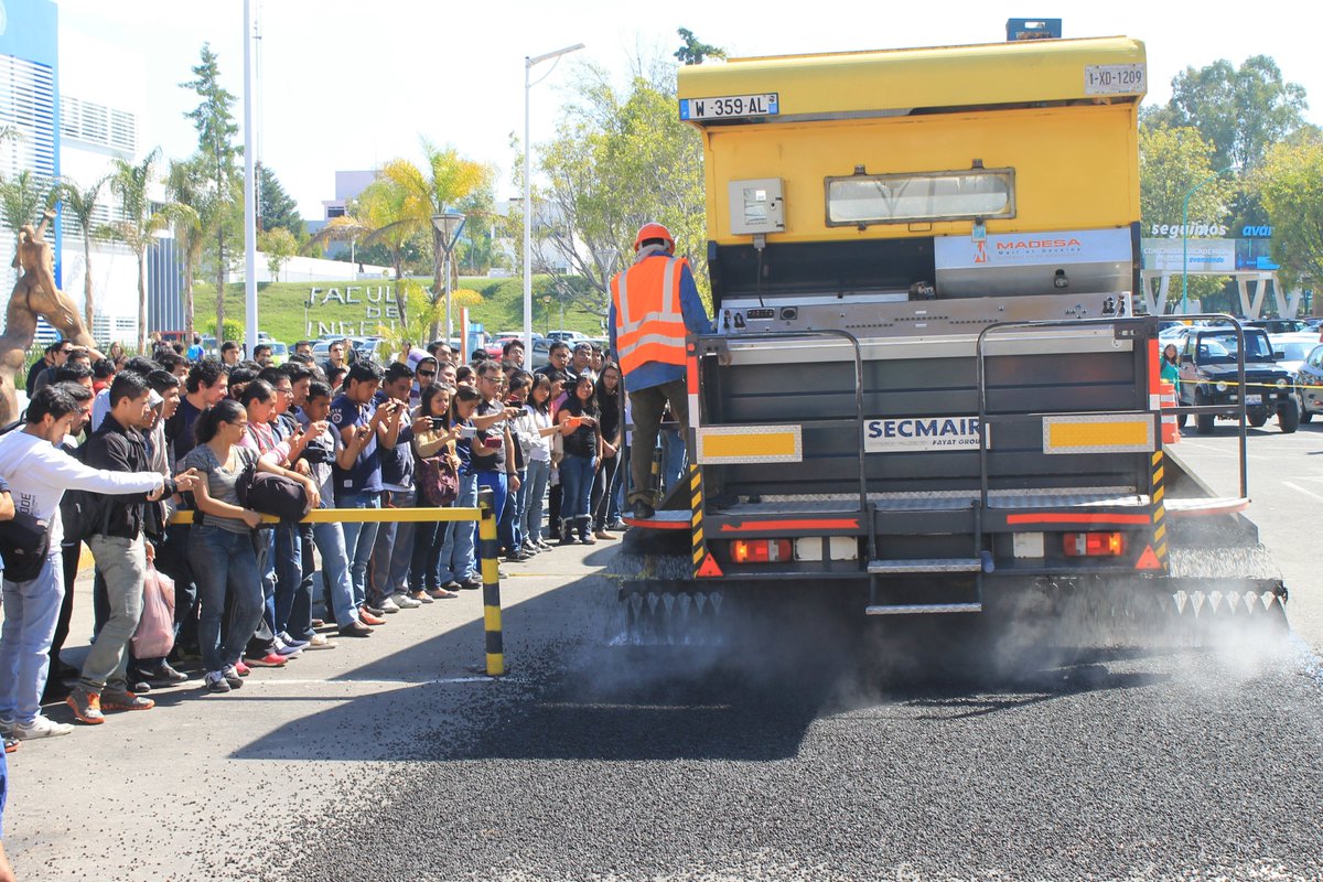 MexicoMadesa's tweet photo. MADESA® construyendo el futuro de México.
Demostración de una aplicación de #riegodesello sincronizado en la facultad de #Ingeniería de la @BUAPoficial con equipo #chipsealer @SECMAIR.
#conservaciondecarreteras #tratamientossuperficiales #madesamexico https://t.co/r3zi5sHsCj
