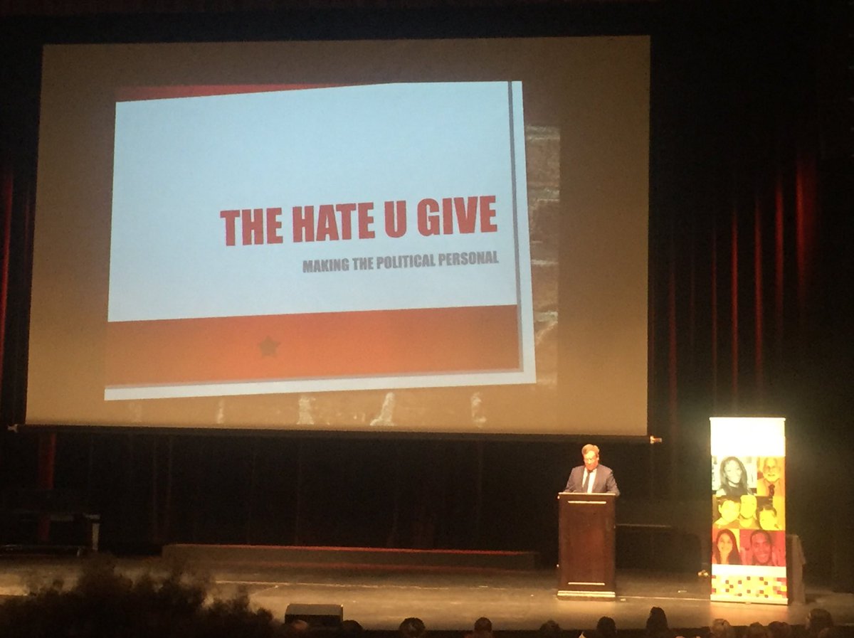 LWoodruffTweets's tweet photo. Lee Keesler kicking off the #communityread2019 evening w @angiecthomas tonight! @erikayduncan from @BankofAmerica makes the introduction! @CMLibFoundation https://t.co/aYI5Uen8lM