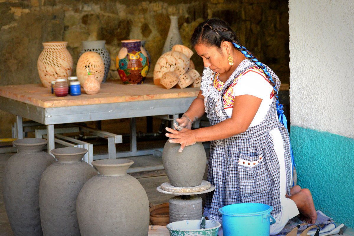 FeminastyM's tweet photo. Felicidades a todas las mujeres artesanas #DiaDelArtesano https://t.co/fWnKjTxWLI