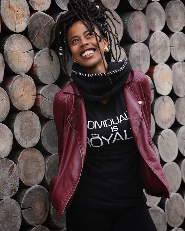 Donisha <a href="/iamdonisha/">Donisha Prendergast</a>
Marley family 👈🏾
Smiling in the6 for <a href="/leginknits/">Legin Knits</a> 🖤
.
.
.
#stevecarty #editorialportraits #IndividualityIsRoyalty #leginknits #legindaryoverordinary #legindary #customseason #handcrafted  #scarf #canada #classic #lovetoronto #nowtoronto ift.tt/2TjdqXE