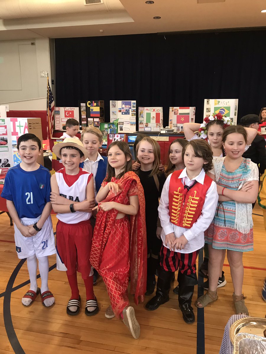 cyager5's tweet photo. An amazing morning assembly presentation taking us across the continents by our 3rd graders followed by an impressive World Fair! #worldcommunities #schoolcommunity @CastletonES @SchodackCSD https://t.co/tABx6oauO9