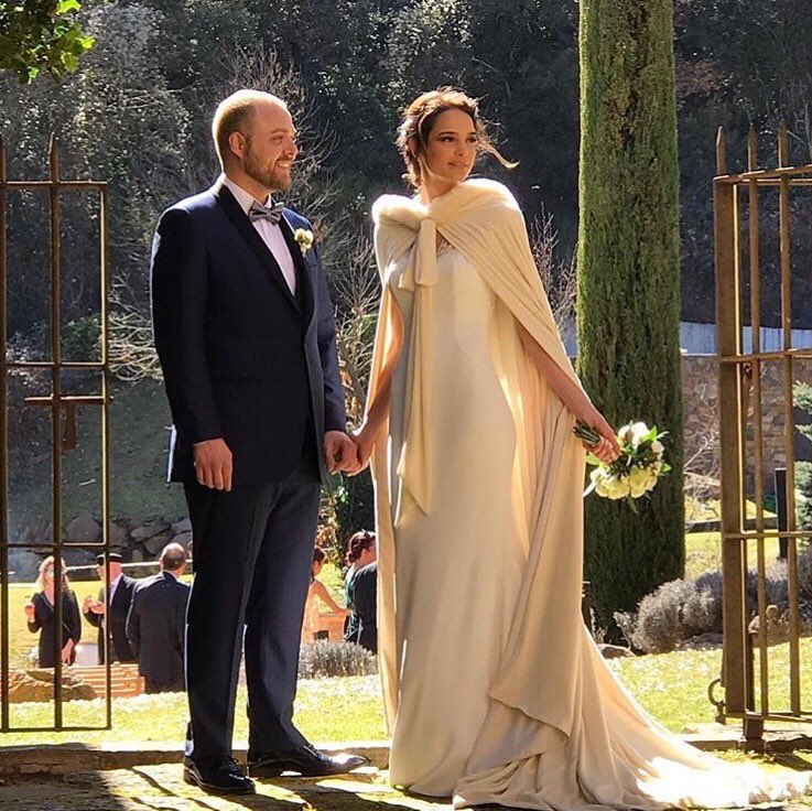 CeliaEventos's tweet image. Novias Espectaculares💖

Vestido: @rosa_clara 
Capa: @larcabarcelona 
Fotografía: @alexalborsphotography 
#bodasdeinvierno #noviasdeinvierno #bodas2019 #wedding #weddingdress #weddingplanner