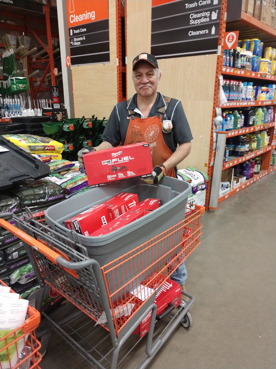 liz6542's tweet photo. Way to go Rafa d38 great customer service $1900 recovery. #notonmywatch #6542. @MattWal69893397 @LindaGuadian @JesseTrigo @EjRaphelt https://t.co/VMBAHU44Uy