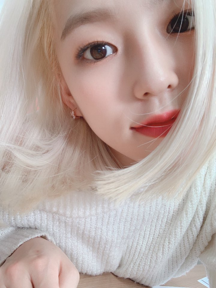 jyepics's tweet photo. you and clc brought so much happiness and positivity along the years and i'm proud to call myself a cheshire. thank you, girls! #4YearsWithCLC https://t.co/Y7DKEptVCG