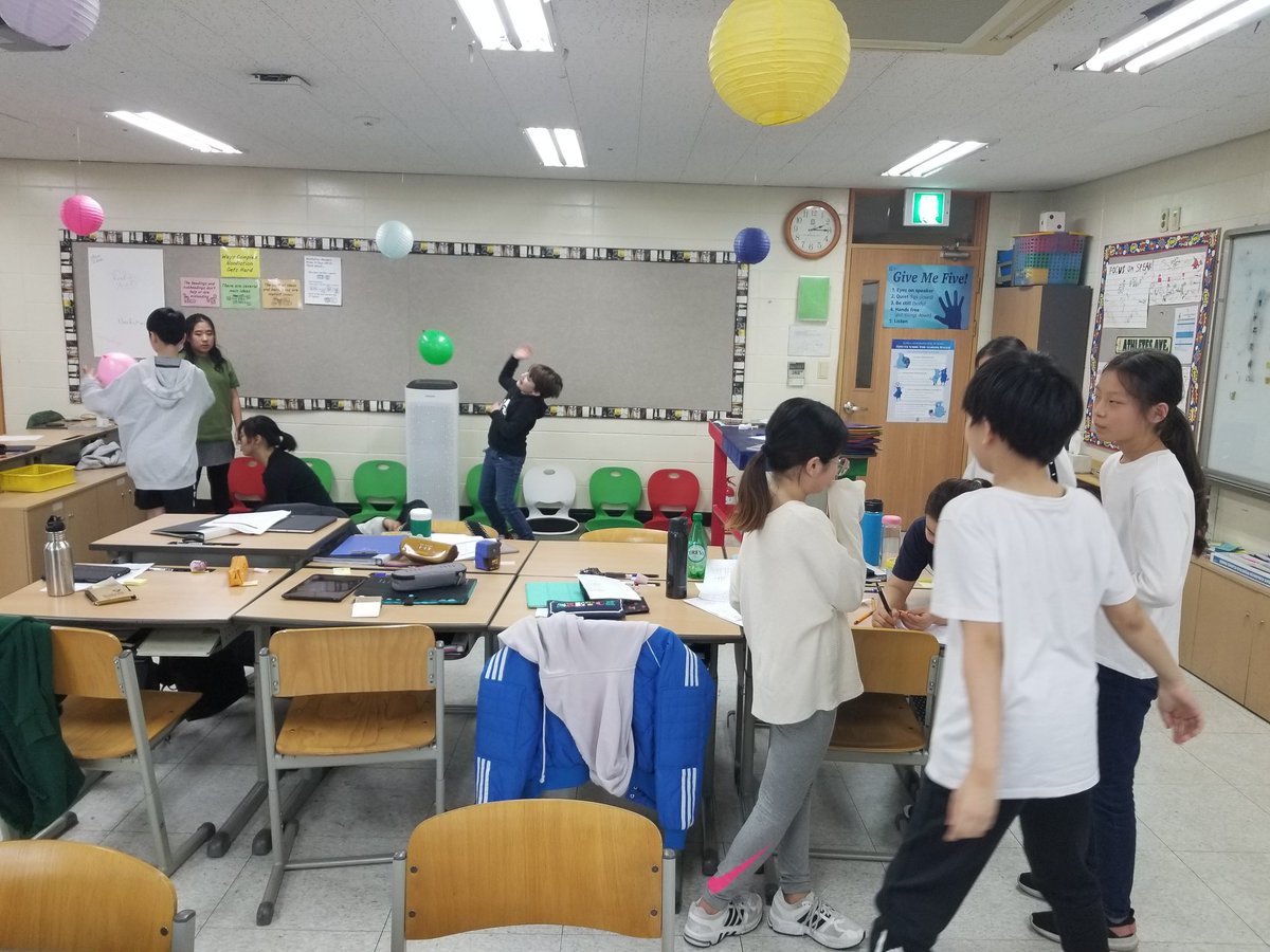 cboren26's tweet photo. Teaching 21st century skills through games to introduce our TDU. #learning #kispride #minutetowinit https://t.co/XrJAgDOXUO