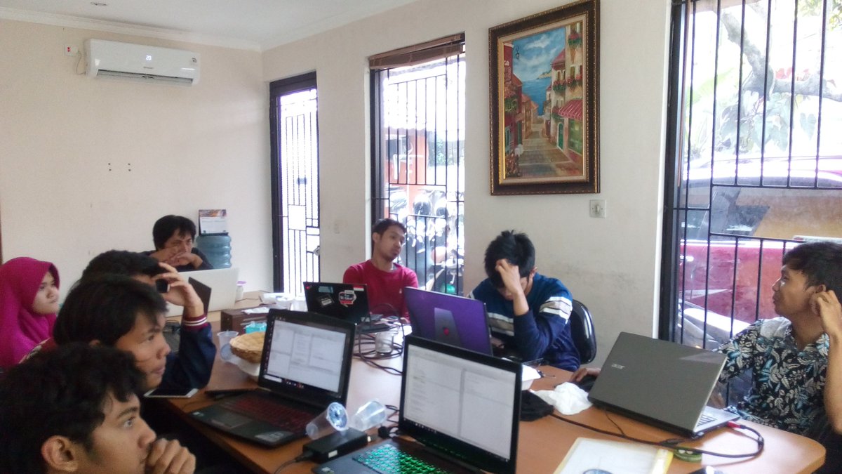 idrumahcoding's tweet image. Late post- 2 Maret 2019
Hari ke-1 Kelas Java Fundamental #26 di Depok
#javafundamental #bahasajava #aplikasijavadesktop #javaprogramming #aplikasipenjualansederhana #rumahcoding