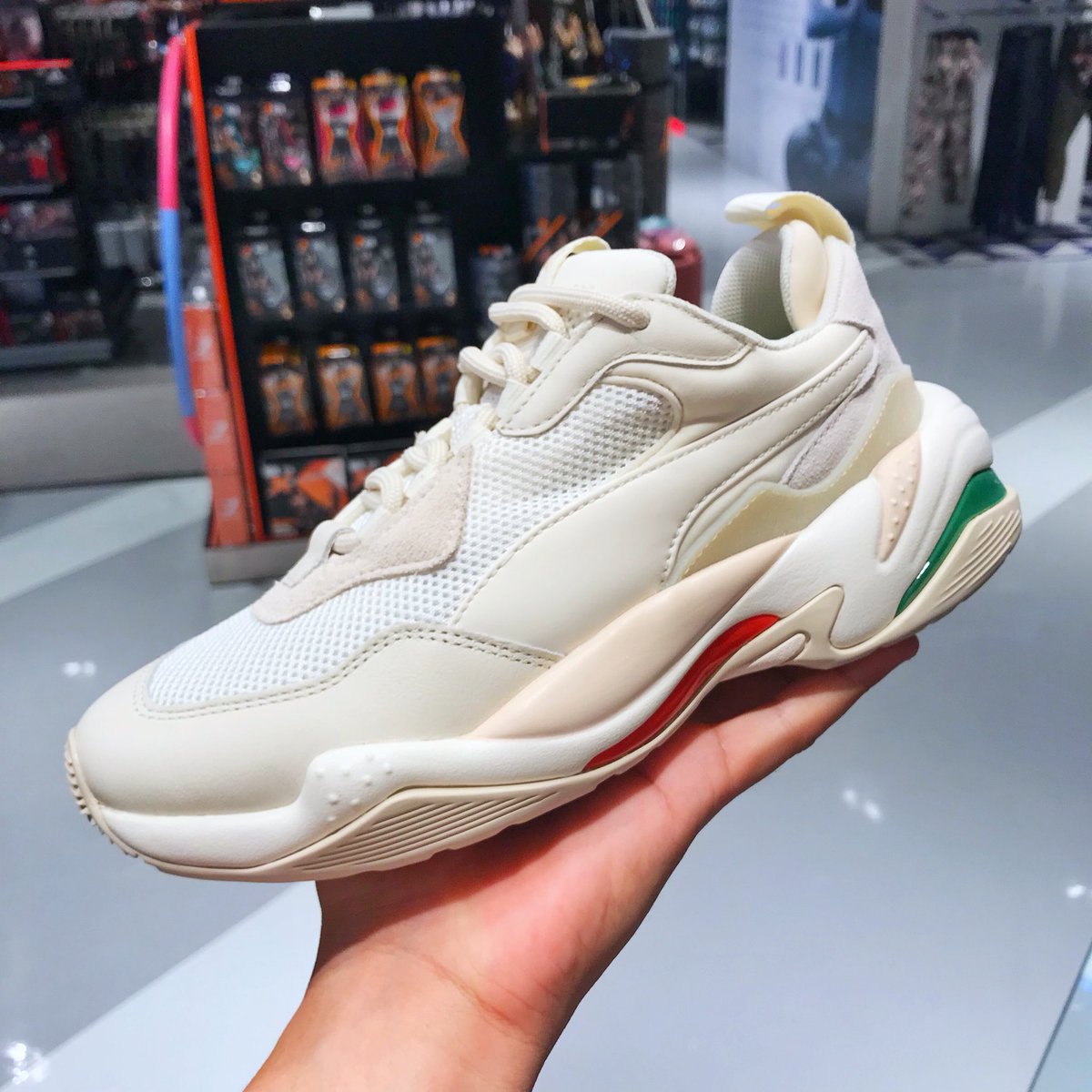 punpromotion's tweet photo. 🔥 #Puma #ThunderSpectra #รุ่นฮยอนอาใส่
💬 เอาล่ะเหว่ยๆๆๆ Puma Thunder Spectra รุ่นสุด Exclusive มาถึงช้อปไทยแล้ว ใครสาวกฮยอนอารีบไปตำด่วน ไม่ควรพลาด!!!
💸 ราคาคู่ละ 4,999.- ซื้อ 2 คู่ลด 10%
📆 วันนี้เป็นต้นไป
📍PUMA Shop สยามพารากอน
#ปันโปร #PUMA
#ของดีบอกต่อ #แท็กเพื่อนมาดู https://t.co/zMTtEVJ4OK
