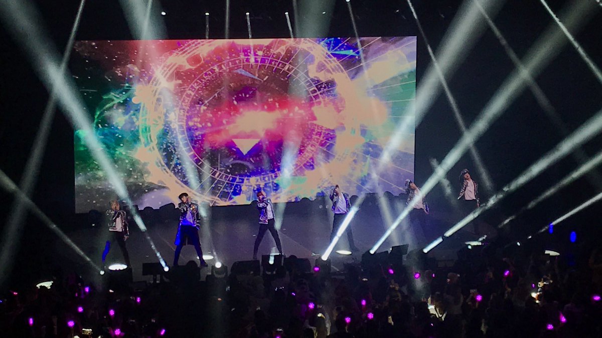 givemesumJin's tweet photo. I saw @offclASTRO tonight. I went because I didn’t want my friend to go alone. I went in knowing a few songs and left being a complete stan. They were amazing!!!!!! Buying the CDs tomorrow. https://t.co/bLyxKVWQlR