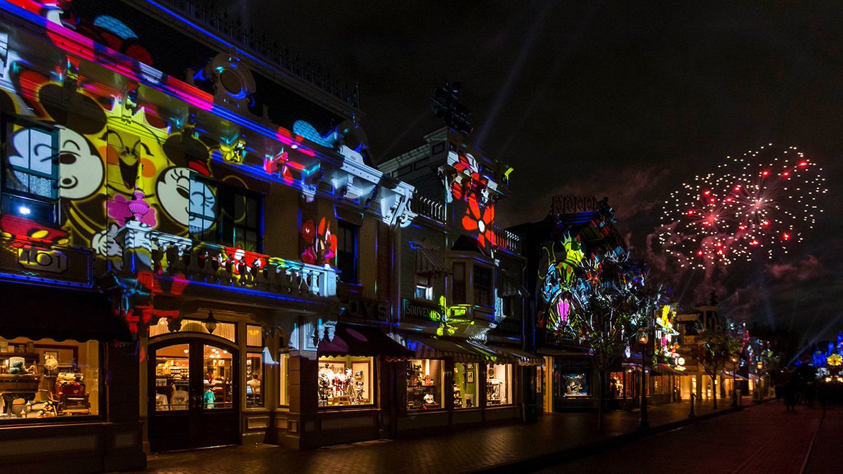 Disney Parks tweet media