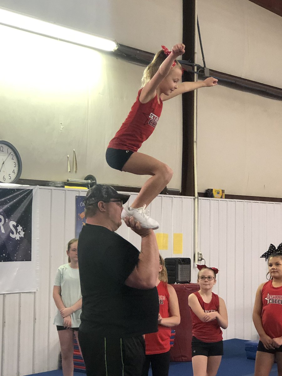 Great group of Little’s full of energy and sass! And a little strength drill for Cora to show the team how to stay tight!