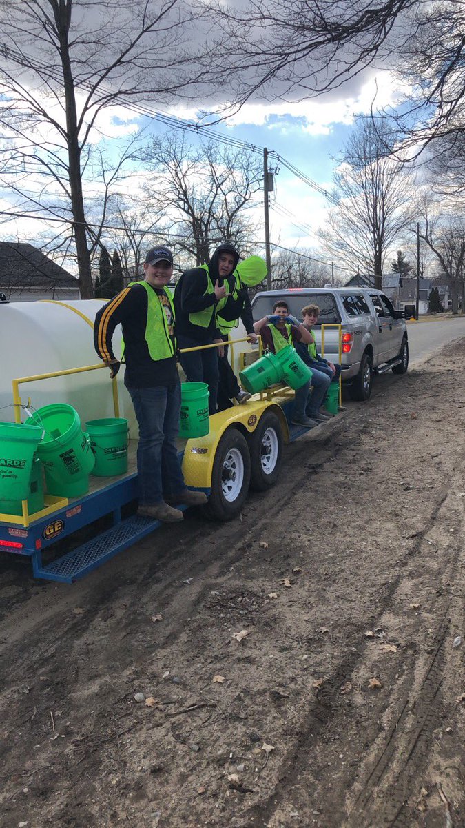 UCHSVB's tweet photo. Sap collecting #HEART https://t.co/ExhaTpAqIY