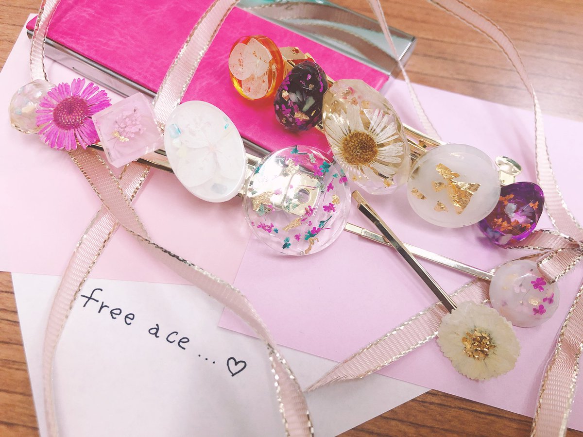 freeace_ac's tweet photo. いよいよ明日🔜🌸Spring festa🌸
美容イベントやカフェ🥰ヘアアレンジにも使えるヘアアクセサリーのワークショップもあります🤗美容師バトルや美容師体験などなど盛りだくさん🐰🌷3月21日🌷BIVI藤枝（ココカラ🌷10時〜16時美容に興味があるひとあつまれ〜🥰 #フリーエース #美容学校 #美容 https://t.co/74EBcnTg8S