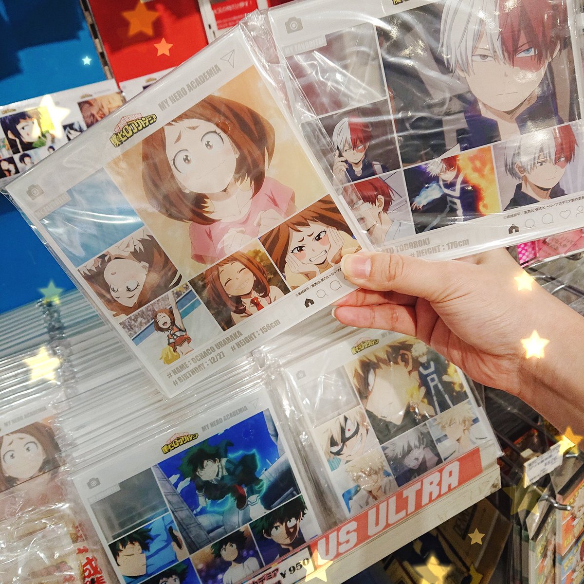 ツリービレッジ アニメ 僕のヒーローアカデミア インスタすたんど 各種が入荷しました Sns風デザインのアクリルスタンドは そのまま飾るのはもちろん左上の空いた窓を使って写真撮影を楽しむ事もできちゃいます ぬいぐるみやグッズを覗かせても