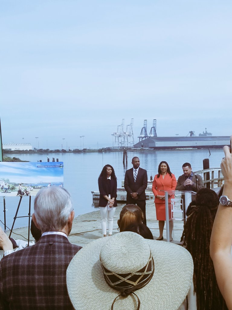 MsNoelleBonner's tweet photo. Great event hosted by @RecParkSF, and attended by @LondonBreed and @shamannwalton to announce a $25 million grant for #IndiaBasinPark in the #BVHP! 

 @BonnerComm is thrilled to be working w/ #InkeDesign on messaging, banner &amp; mural project that will be coming into the area soon! https://t.co/egGzUepfQp